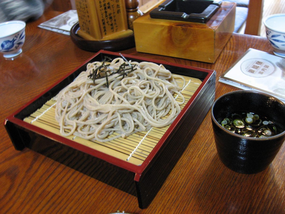 京極の名水で打った盛りそば