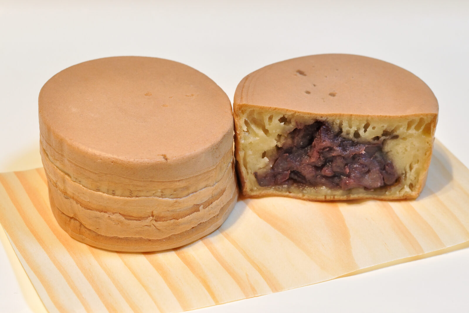 六花亭 神宮茶屋店の「判官さま」のような、あんこ入り焼き餅のイメージ