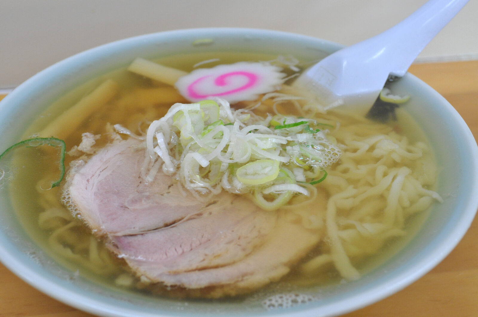 佐野ラーメンのイメージ、透き通ったスープとチャーシュー