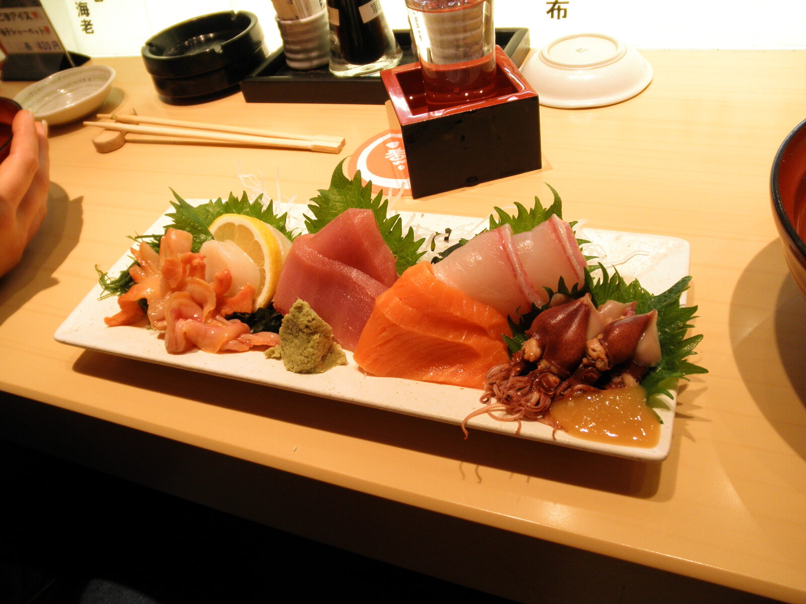 新鮮な魚介の刺身盛り合わせ（イメージ）