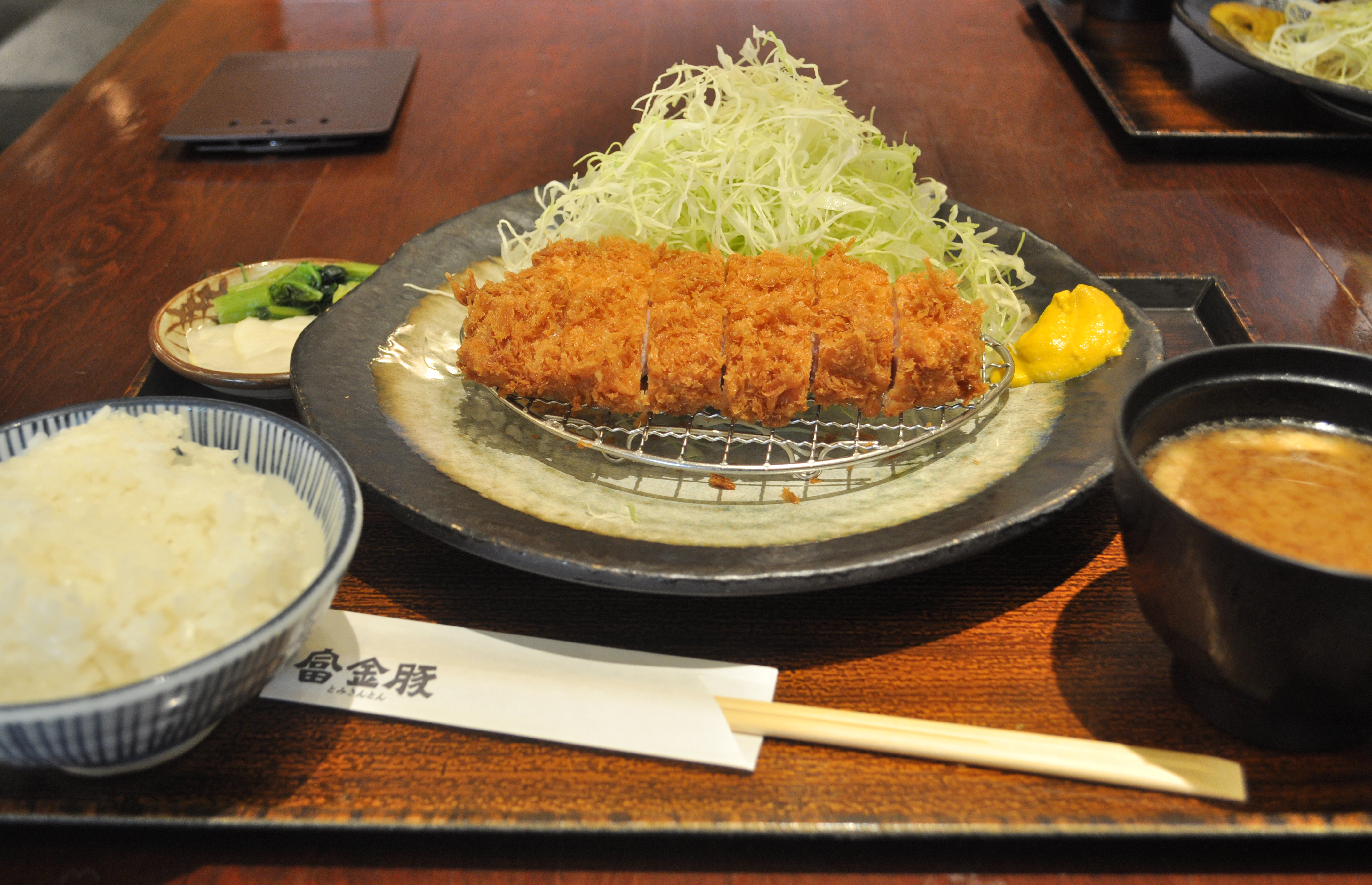 とんかつ定食のイメージ