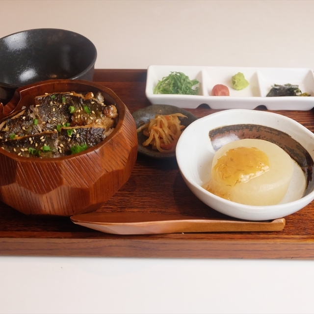 定食・ぱすた かたぎりさんの飛び魚ひつまぶし