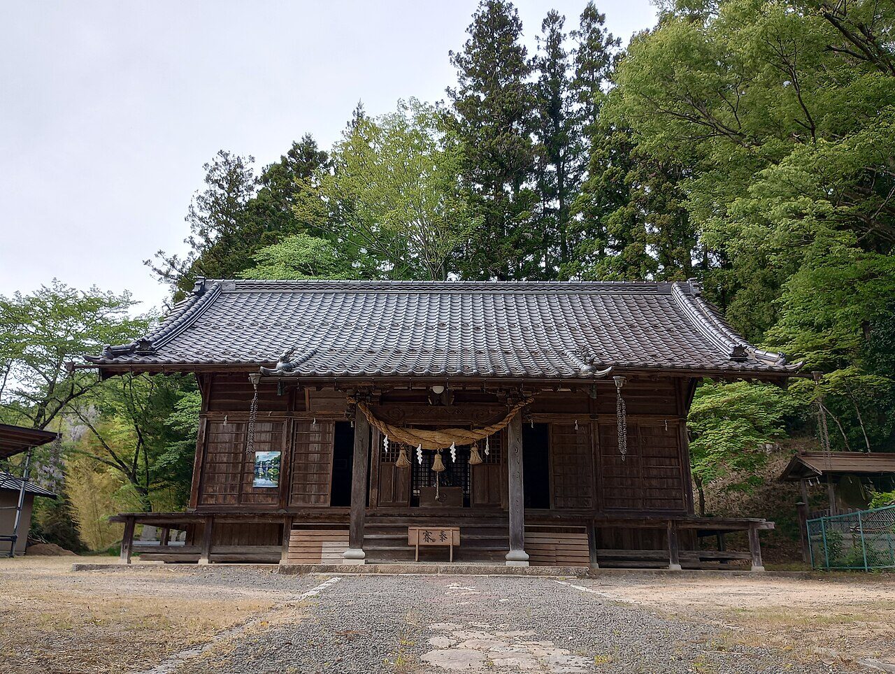 霊山日枝神社の拝殿