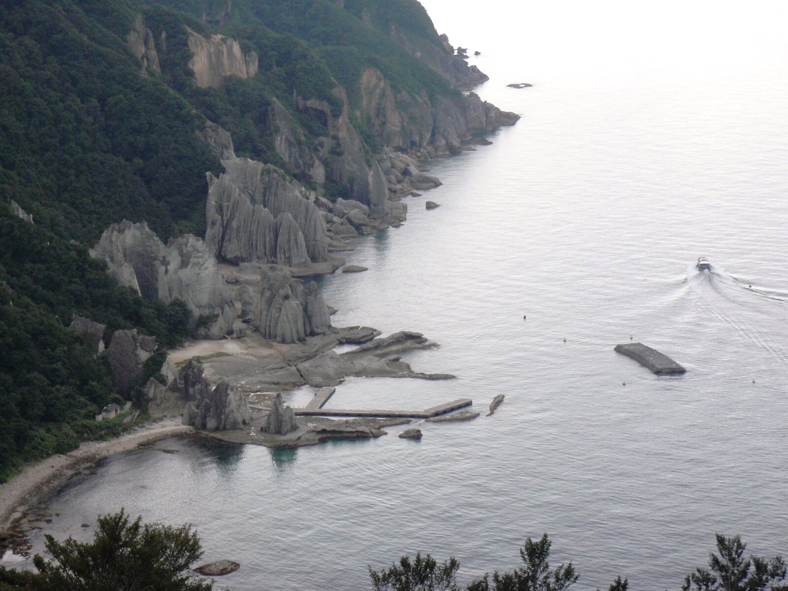 国道338号から望む仏ヶ浦の遠景
