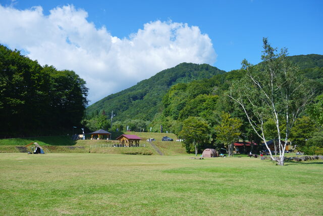 法体園地から望む鳥海山麓の山並み