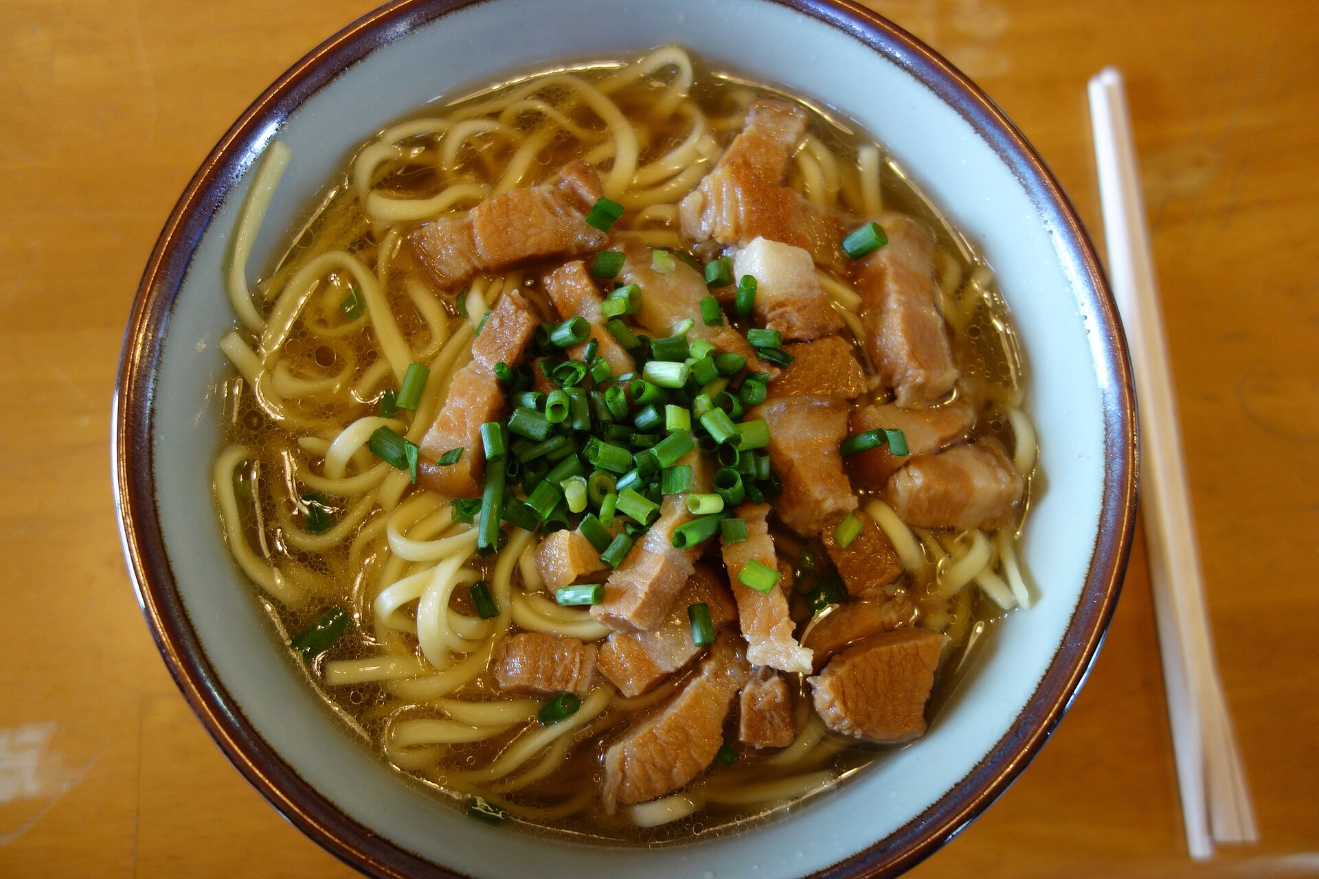 八重山そば（三枚肉と島ねぎ）
