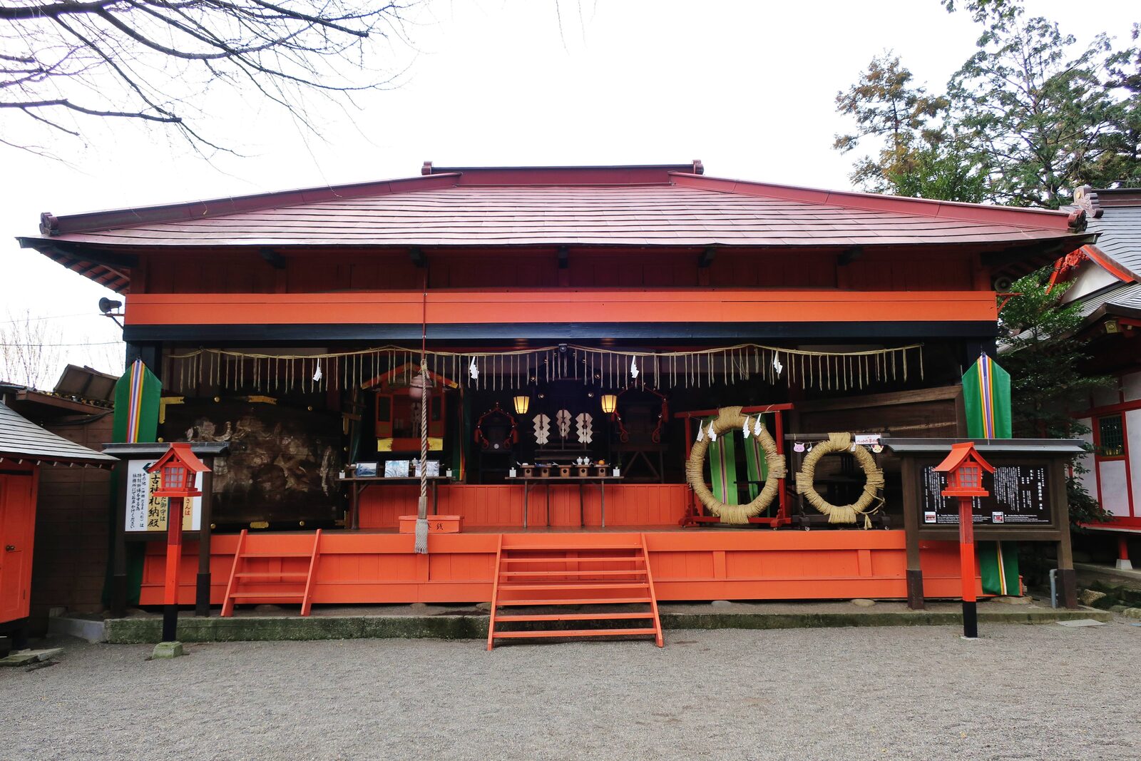 冠稲荷神社の神楽殿