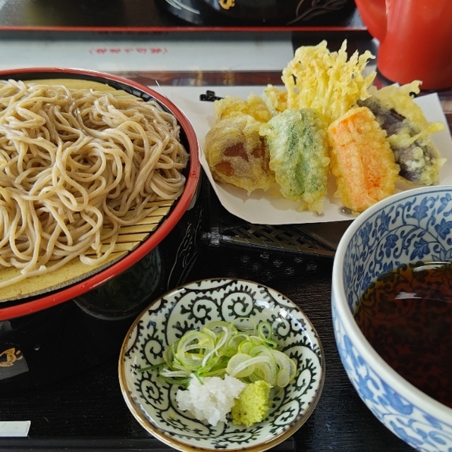 麺処びわの天ざるそば