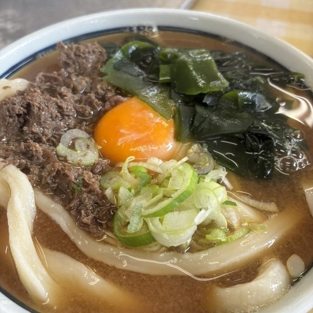 みうらうどんの肉月見うどん