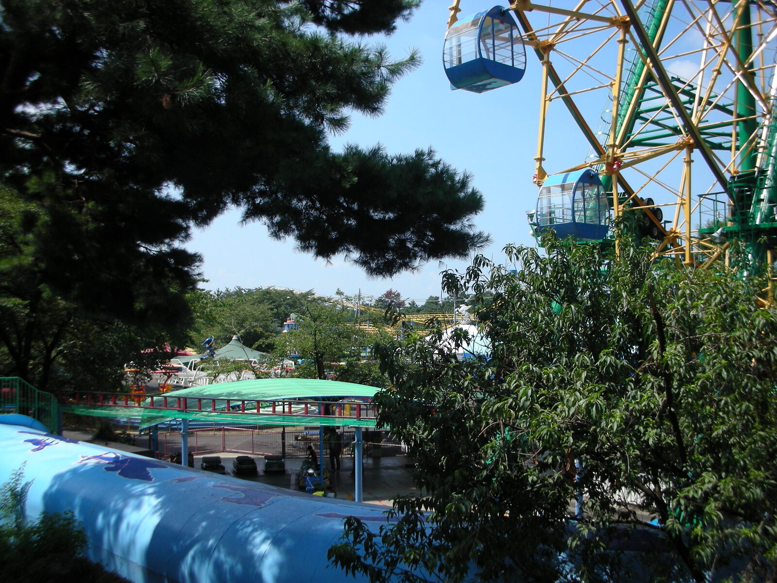 華蔵寺公園遊園地の外観