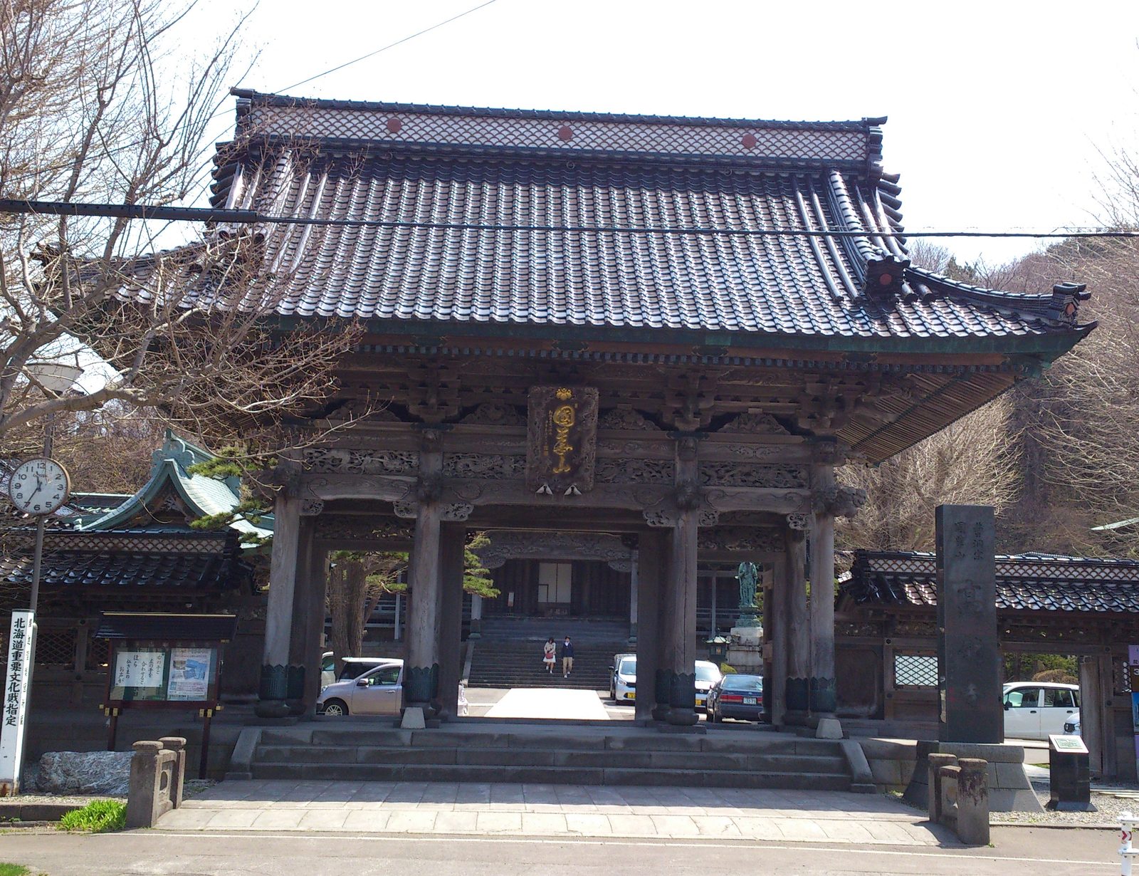 高龍寺山門に施された精緻な彫刻