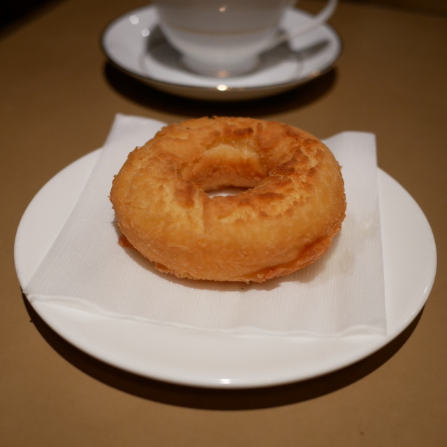 老舗喫茶のネルドリップ珈琲と自家製ドーナツ