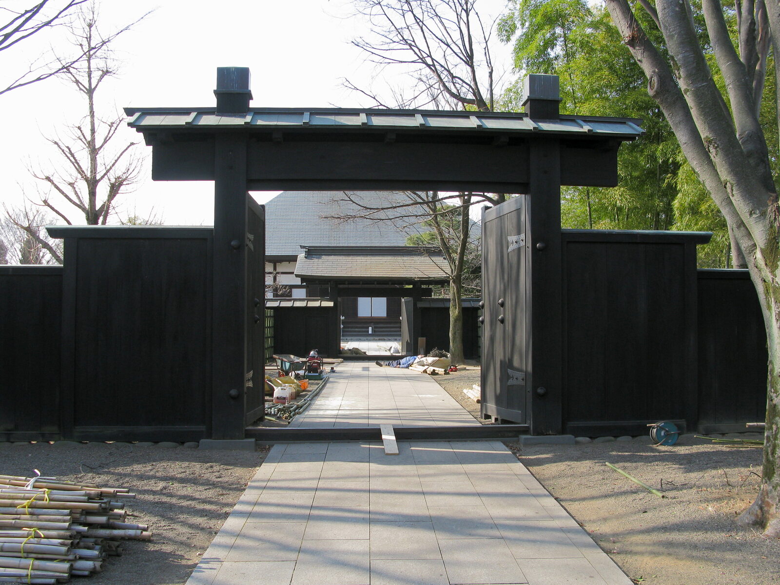 縁切寺満徳寺遺跡の駆け込み門