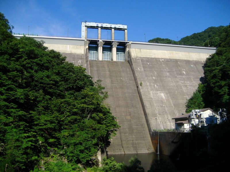 重力式コンクリートダムの藤原ダム