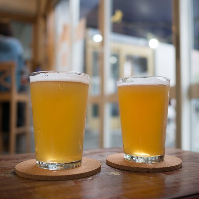 OCTONE Brewingのタップルームで注がれたクラフトビール
