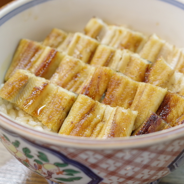 瀬戸内の穴子を焼き上げて敷き詰めた宮島のあなご飯