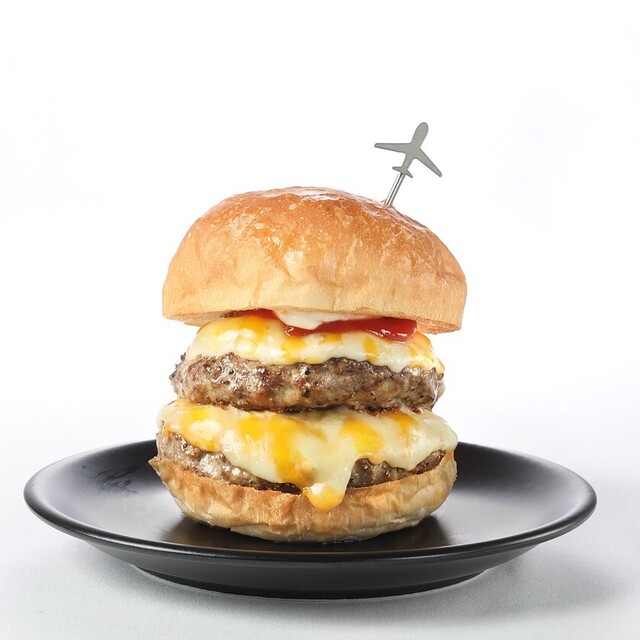 多良間島育ちの牛を使った本格グルメバーガー