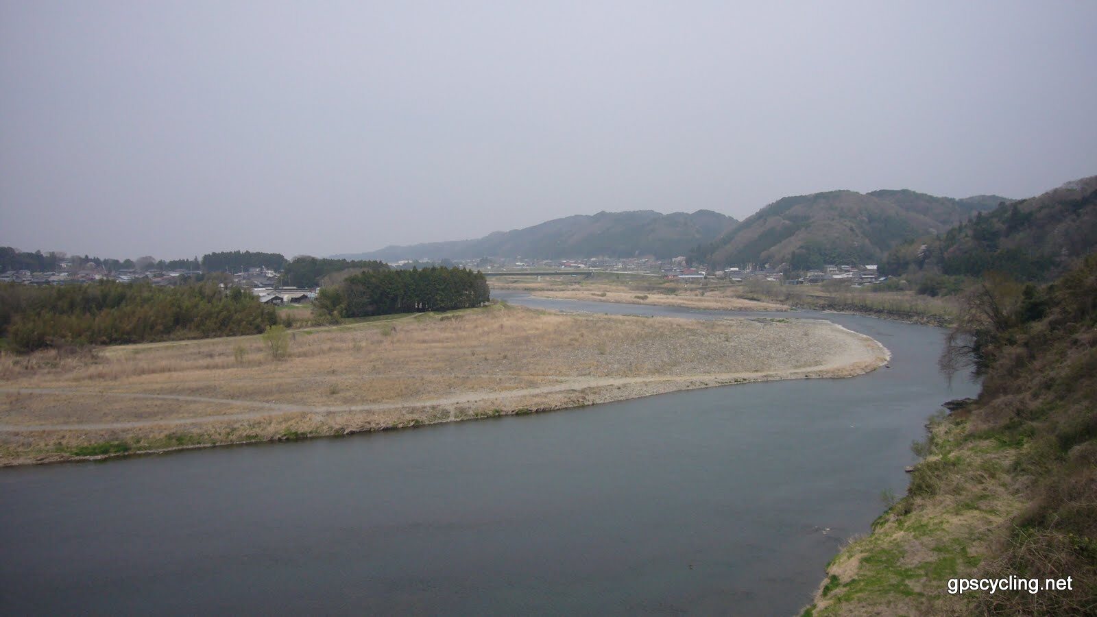 那珂川の清流と河岸の風景