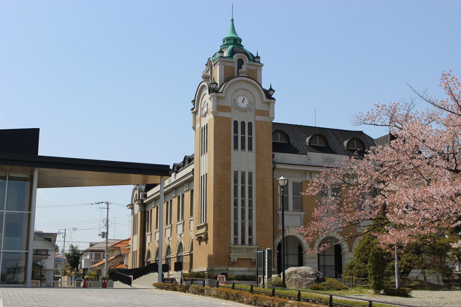 郡山市公会堂の外観
