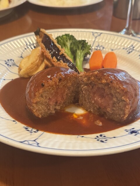Cafe Salon de The OKAの大田原牛ハンバーグランチ