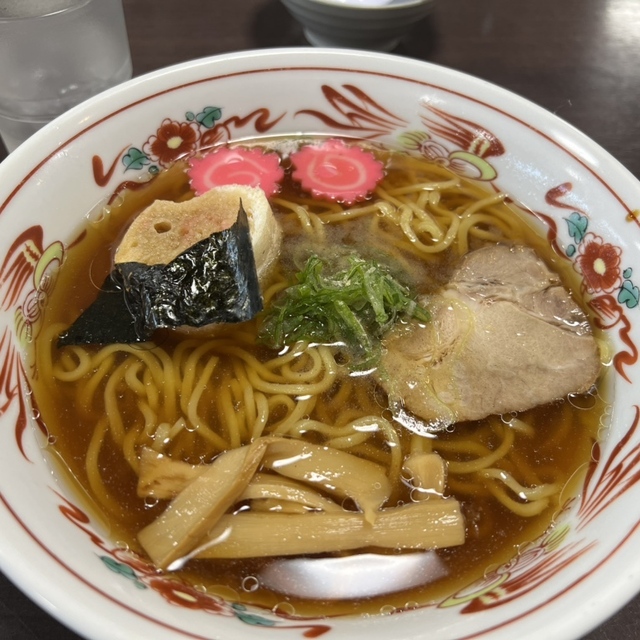 鶏を半羽まるごと揚げた小樽名物の若鶏半身揚げ