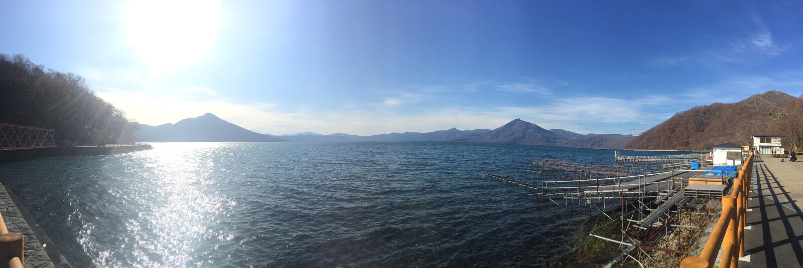 支笏湖温泉の湖畔の様子