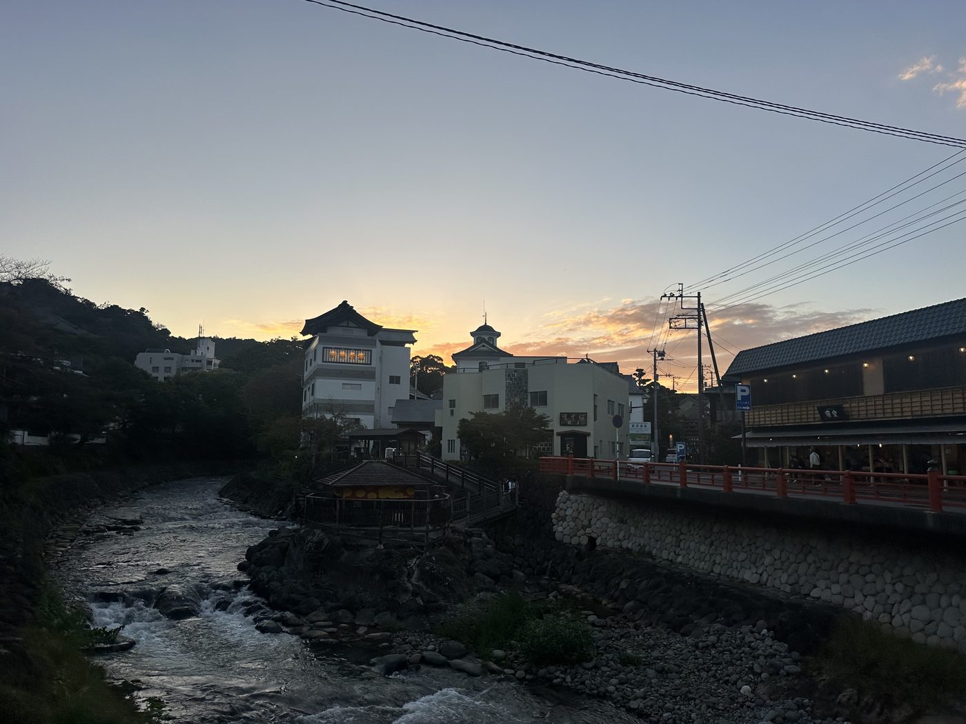 修善寺温泉街を彩る紅葉
