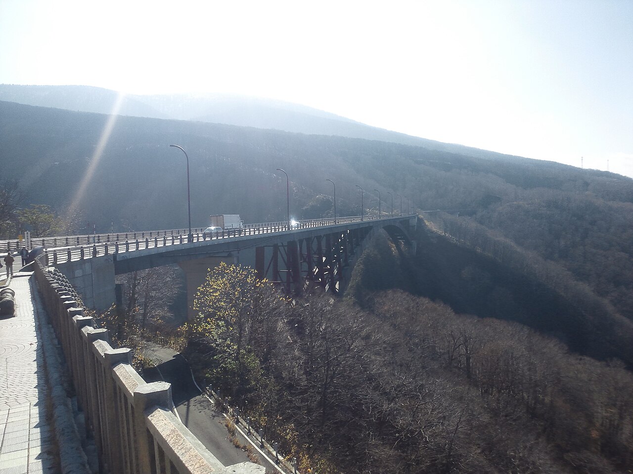 国道394号沿いの城ヶ倉大橋