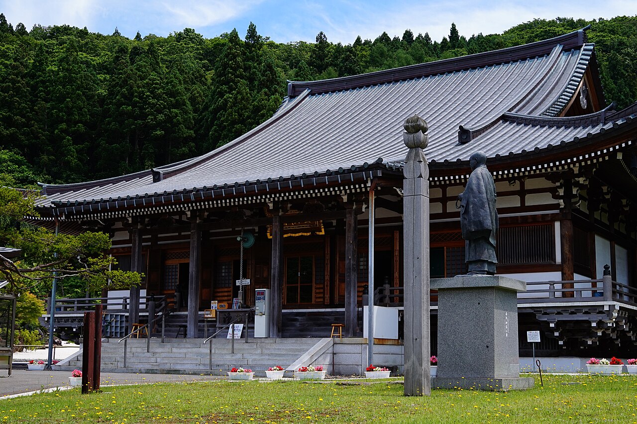 青龍寺の金堂と境内