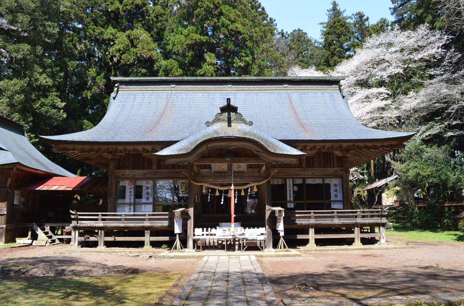 馬場都々古別神社の拝殿
