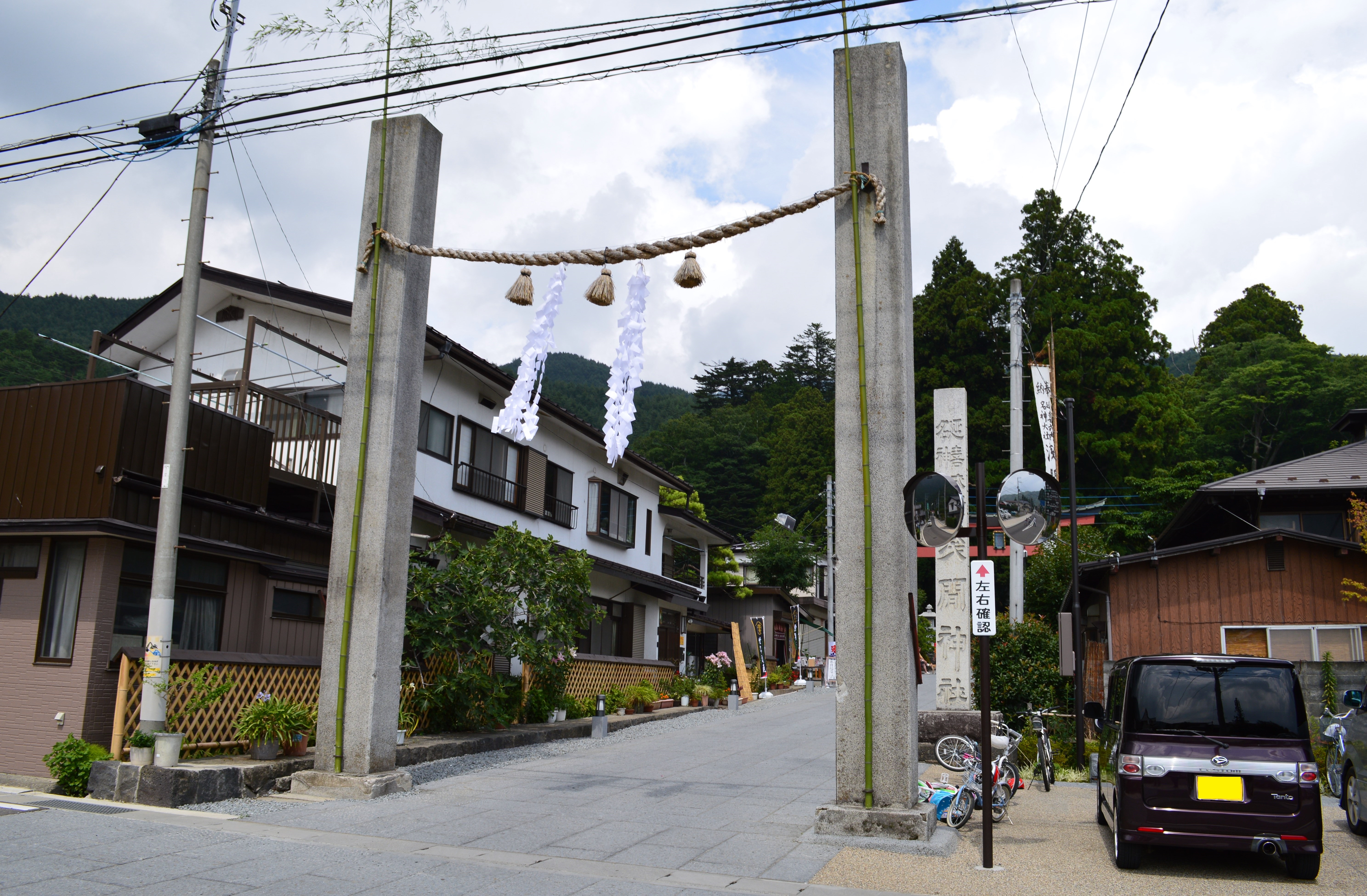 河口浅間神社の参道