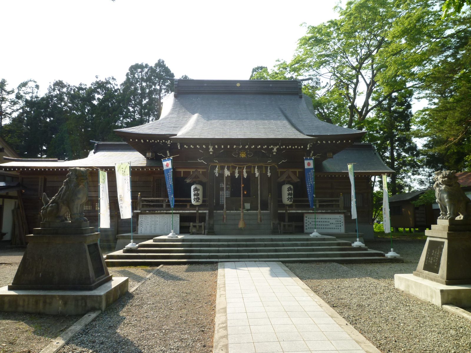 新庄城址の最上公園にある戸沢神社