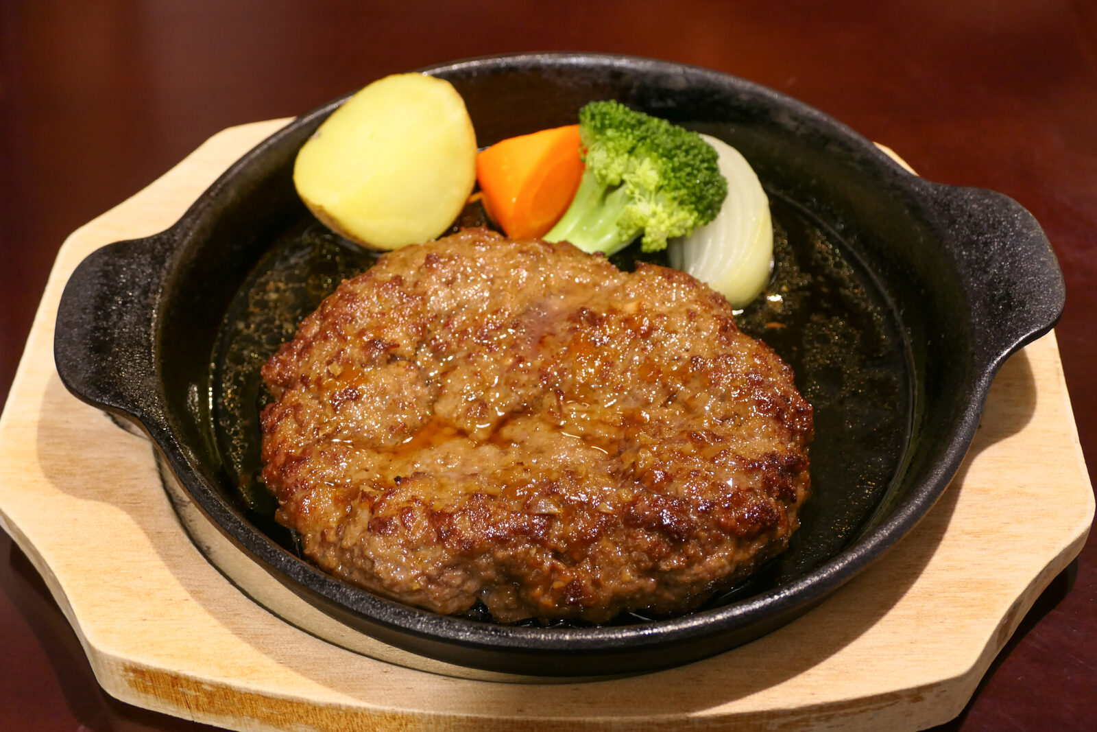 ハンバーグ料理のイメージ