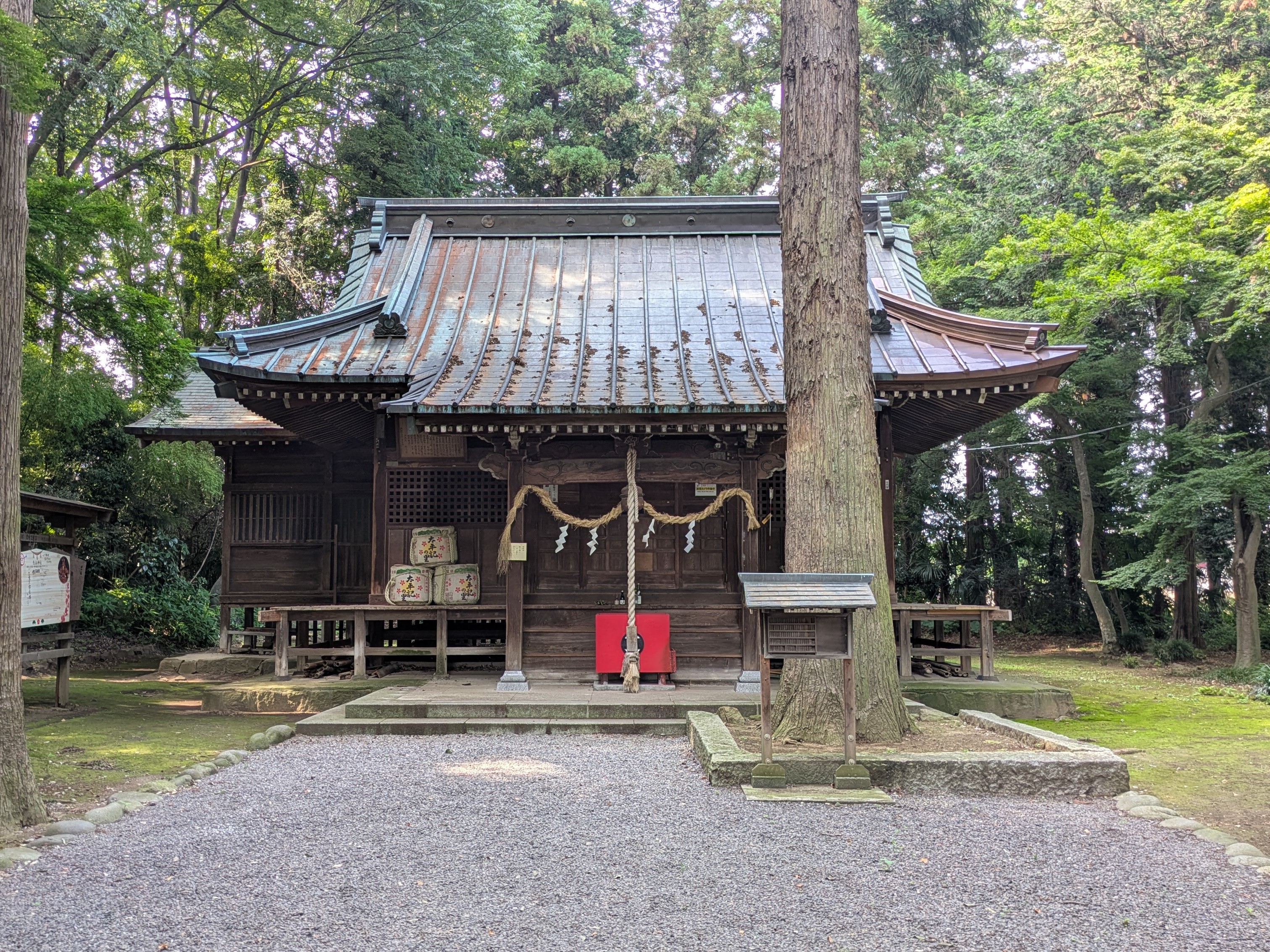 生品神社の拝殿
