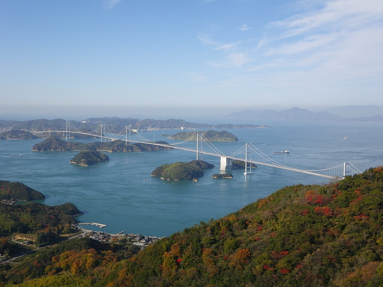亀老山展望公園からの夕景と橋のシルエット