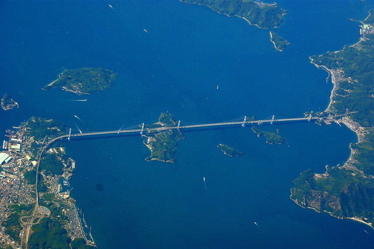 来島海峡大橋の下を流れる急潮