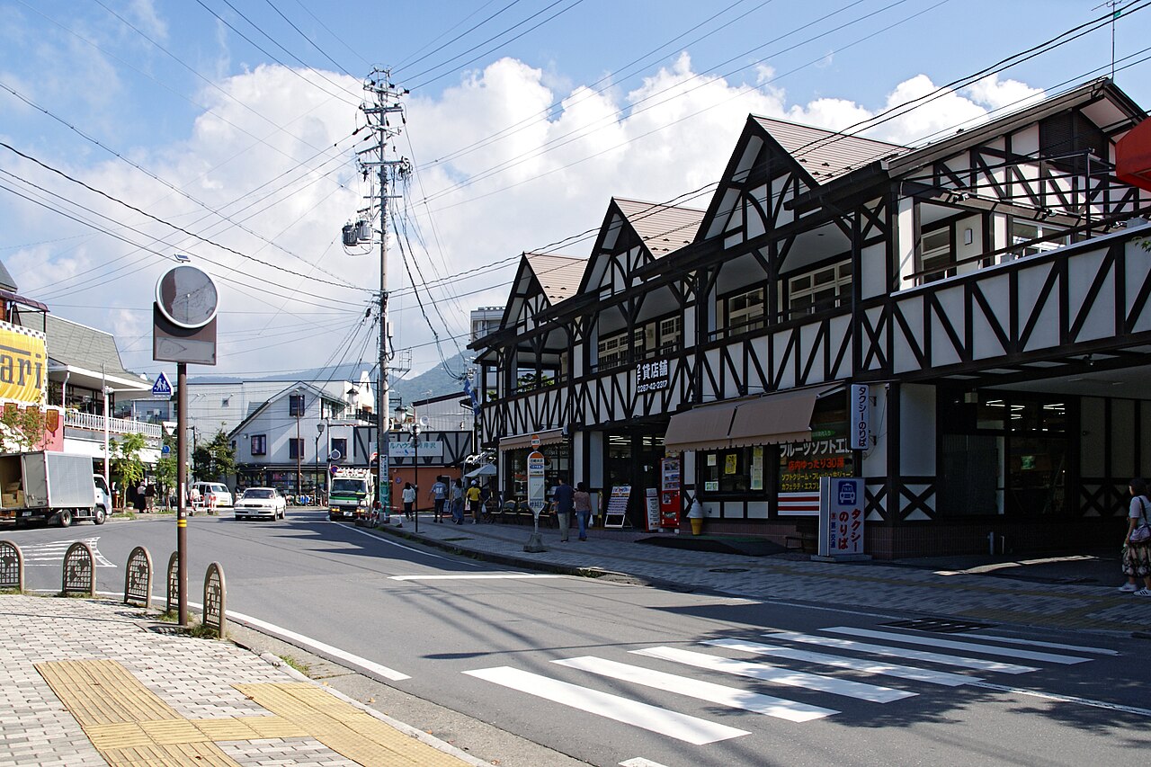 旧軽井沢銀座通りの朝のパン屋と喫茶