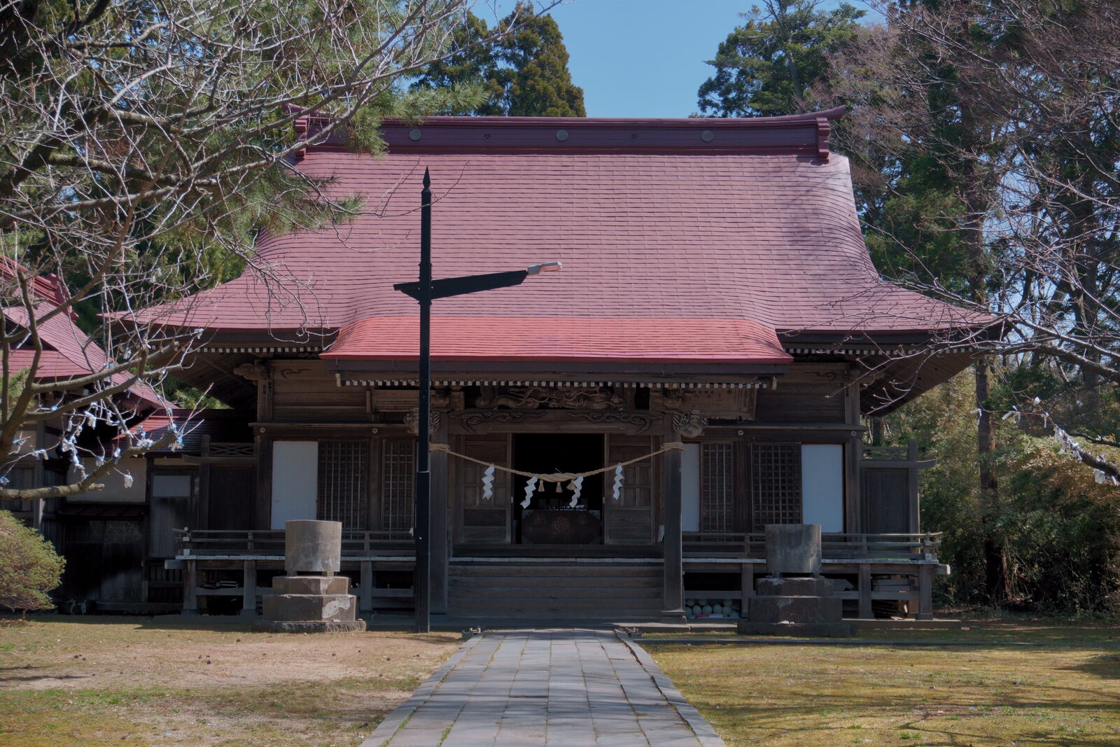 古四王神社の境内