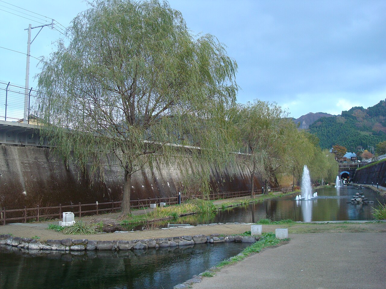 高森湧水トンネル公園の仕掛け噴水