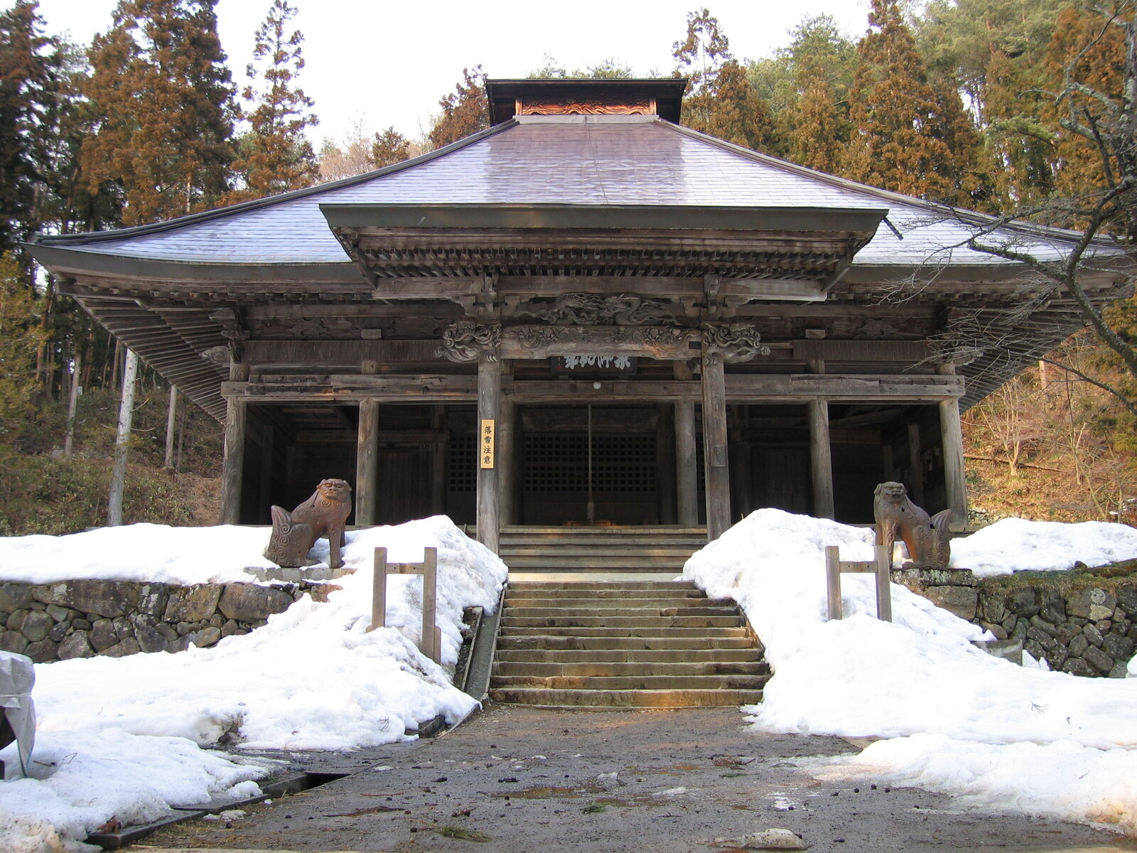 黒石寺の本堂
