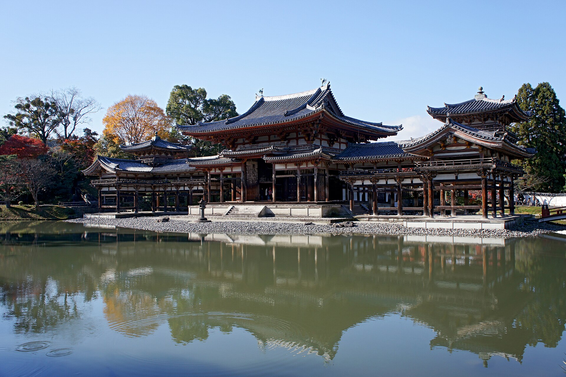 平等院鳳凰堂と阿字池の水鏡