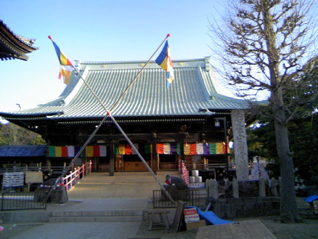 村松山虚空蔵堂の本堂(正月飾り)