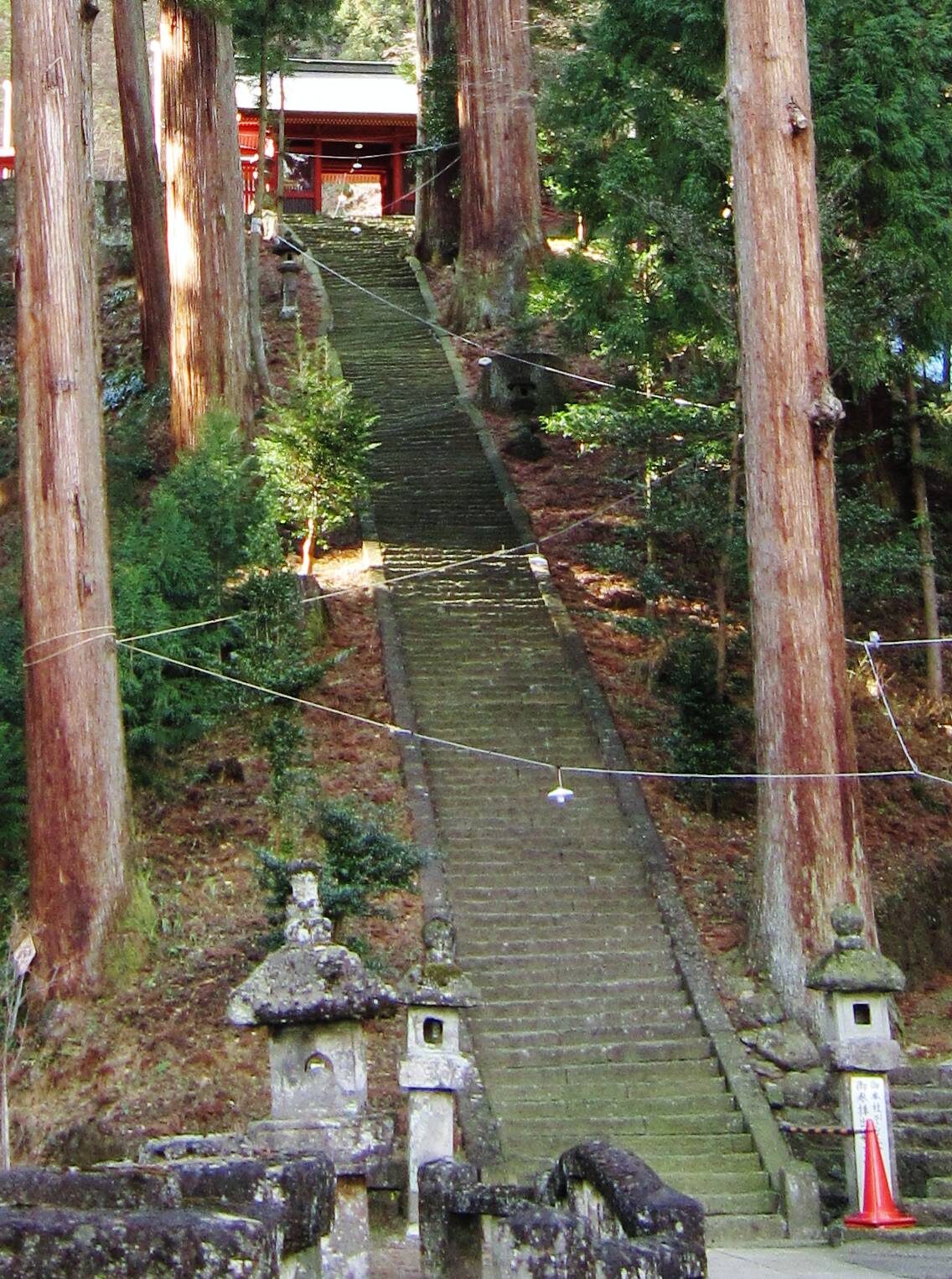 妙義神社の本社へと続く165段の石段