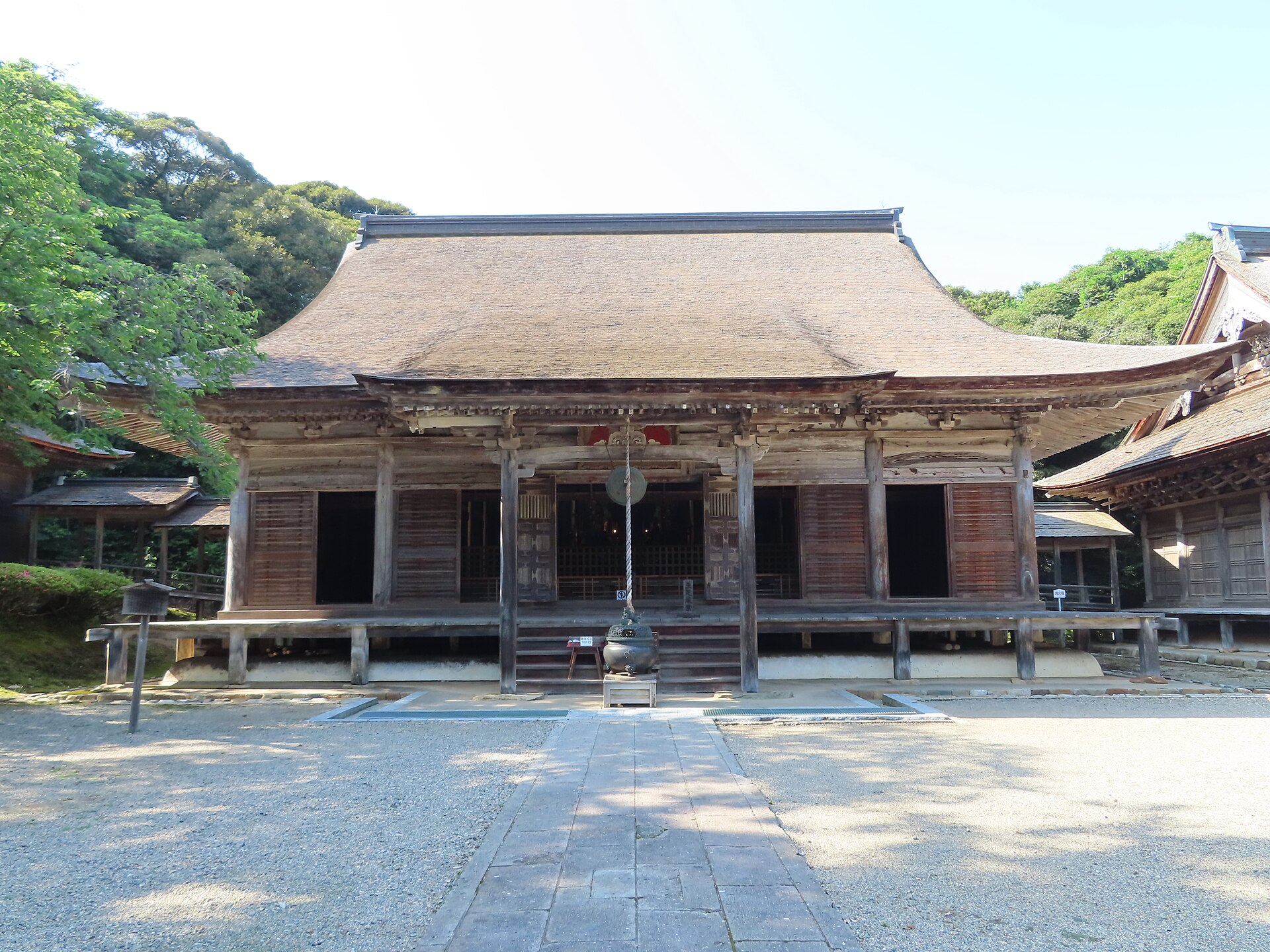 妙成寺の本堂(重要文化財)