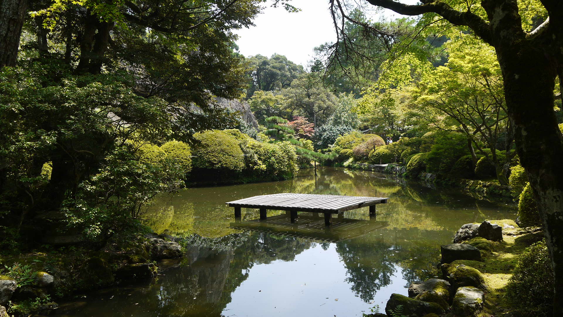 那谷寺の堂宇まわり