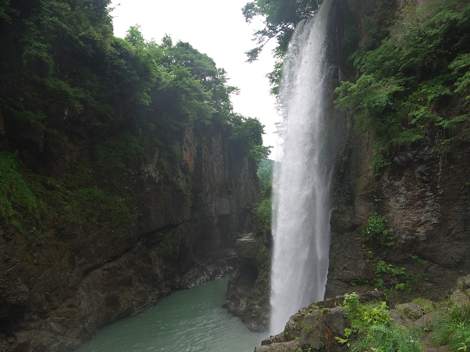 手取峡谷（綿ヶ滝）