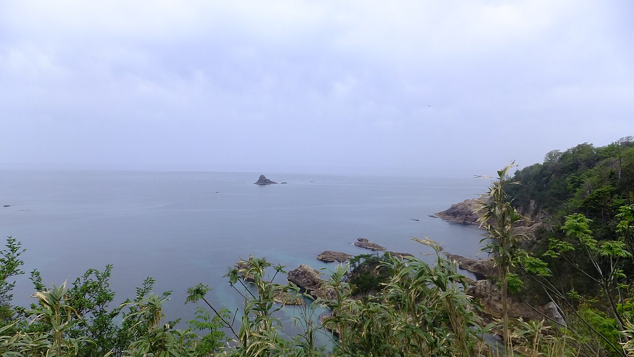 白兎海岸に近い日本海の海岸線