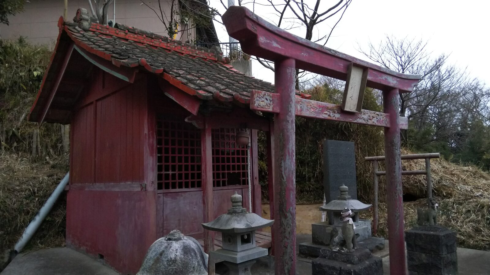 佐波波地祇神社境内末社の稲荷神社