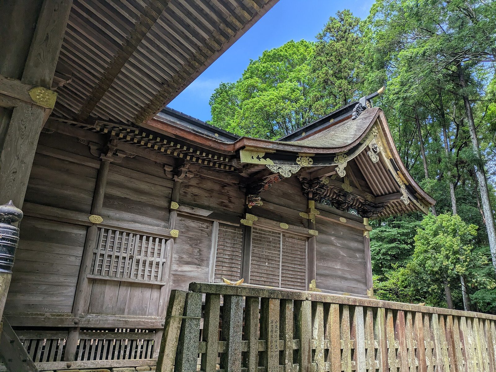 相馬中村神社本殿の屋根と組物の意匠
