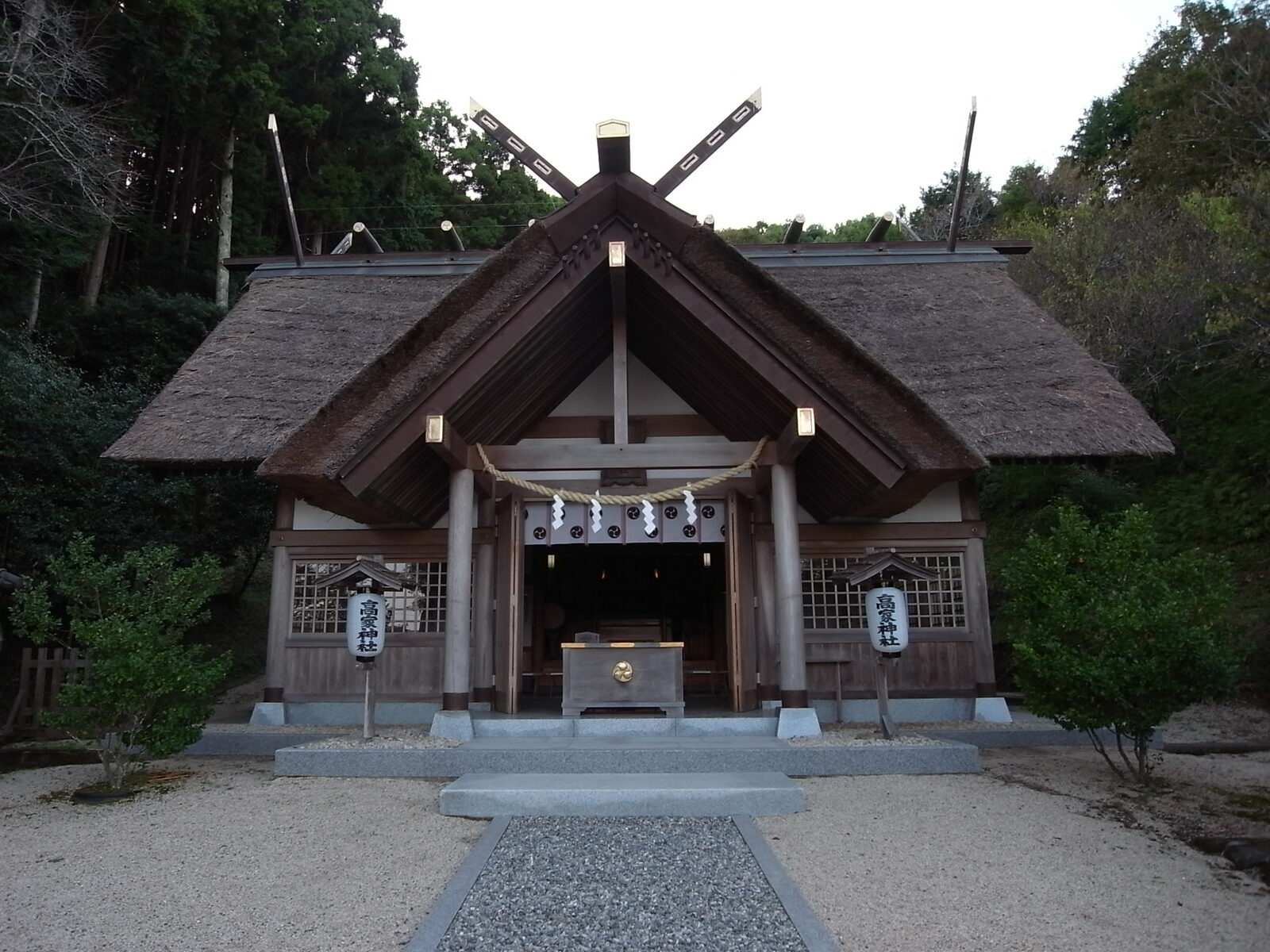 高家神社の拝殿